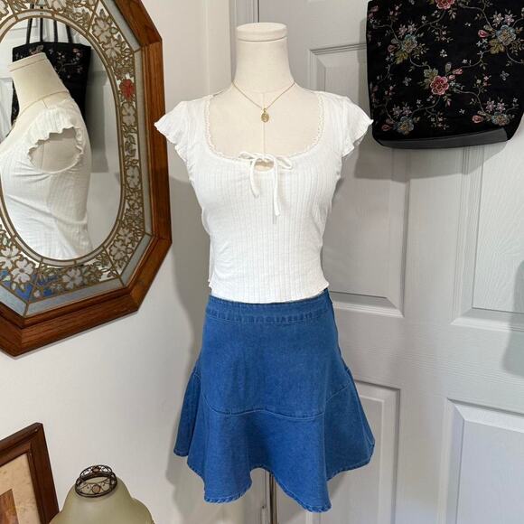 NWOT Dolls Kill Delia's Blue Denim Flared Mini Skirt S/XS - Picture 2 of 6